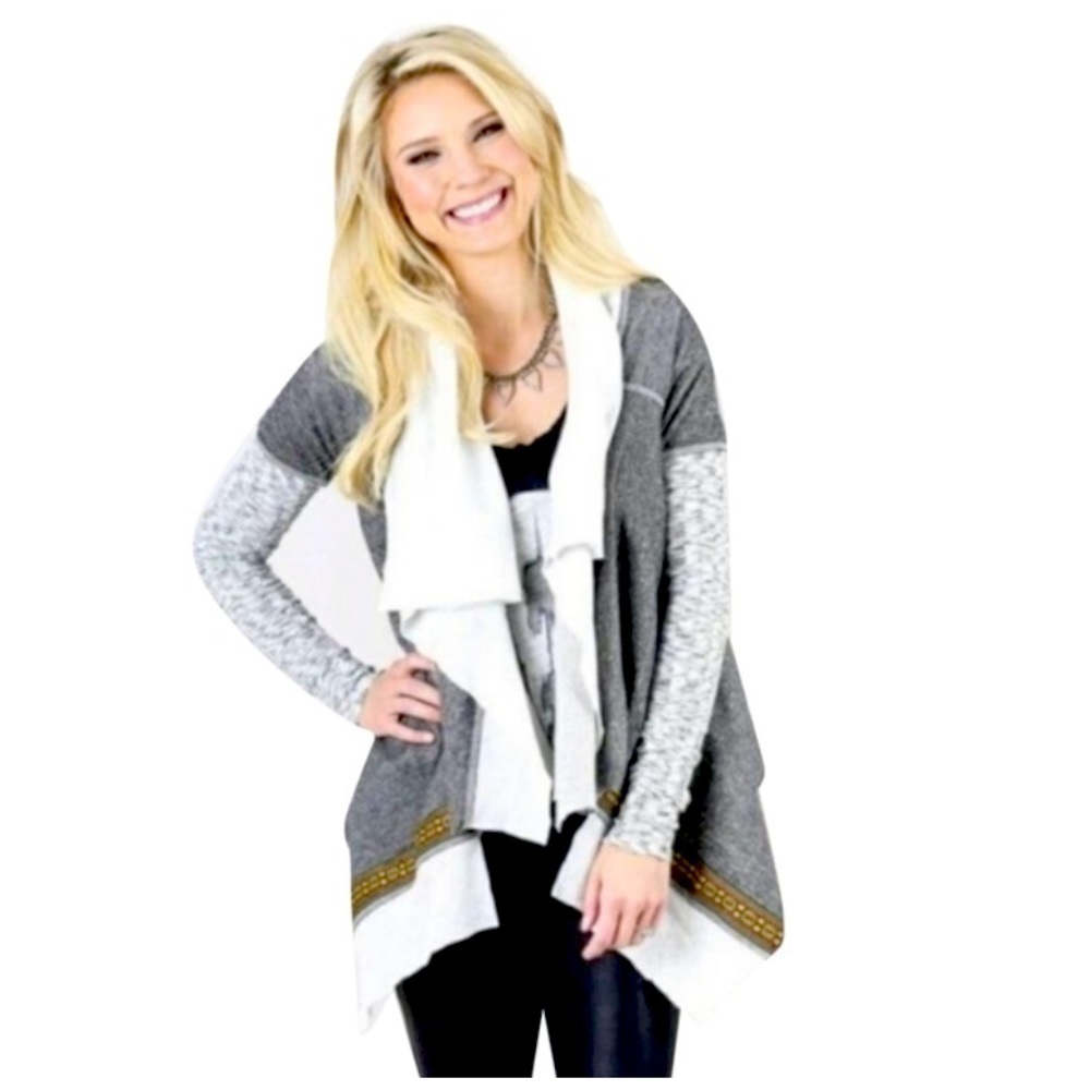 𝅺Anthropologie Scrapbook grey open front cardigan